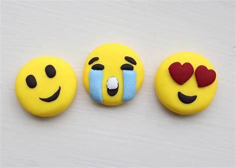 Polymer Clay Emoji Faces Tutorial | Woo! Jr. Kids Activities