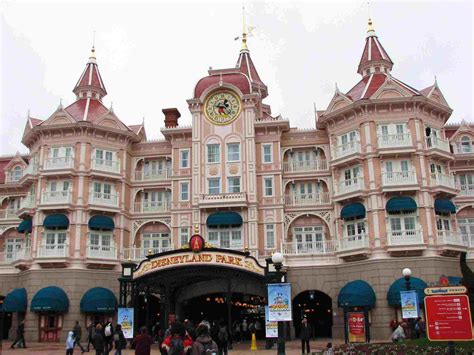 Pictures of Disneyland Paris Resort & Attraction Parks