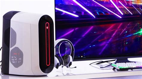 Alienware's Aurora desktop and gaming monitors get a huge redesign | Engadget | Alienware ...