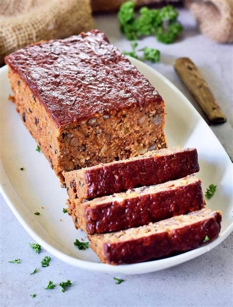 Geschmackvoller veganer Braten aus schwarzen Bohnen, der sich bestens als herzhafte, gesunde ...