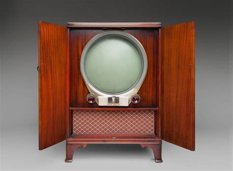 Television: TV in the Antenna Age | SFO Museum