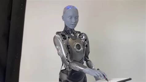 Watch: 'World's most advanced' humanoid robot, Ameca, draws a cat ...