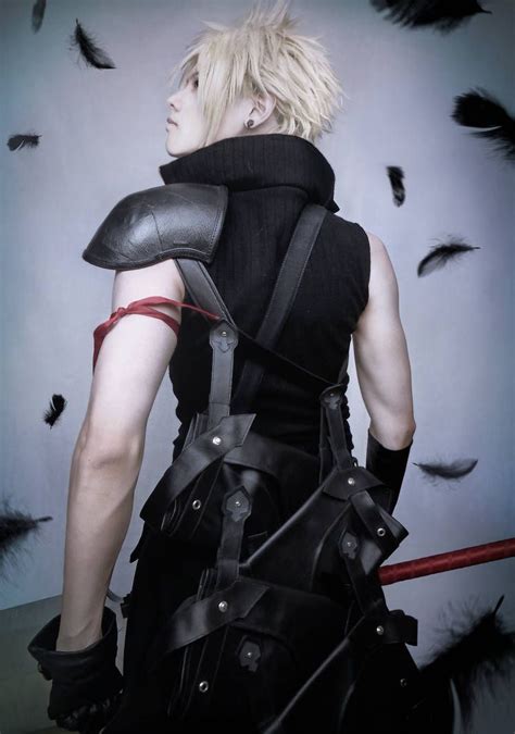 Final Fantasy VII Advent Children Cloud Strife cosplay by https://www.deviantart.com/akitozz6 ...