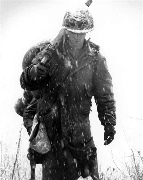 Marine Machine Gunner, Battle of Chosin Reservoir, 1950 : r/MilitaryFans