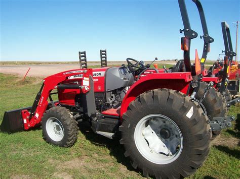 TractorHouse.com | 2015 MASSEY-FERGUSON 2706E For Sale