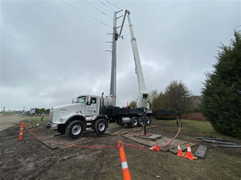 The Different Types of Bucket Trucks | Blade Platforms USA