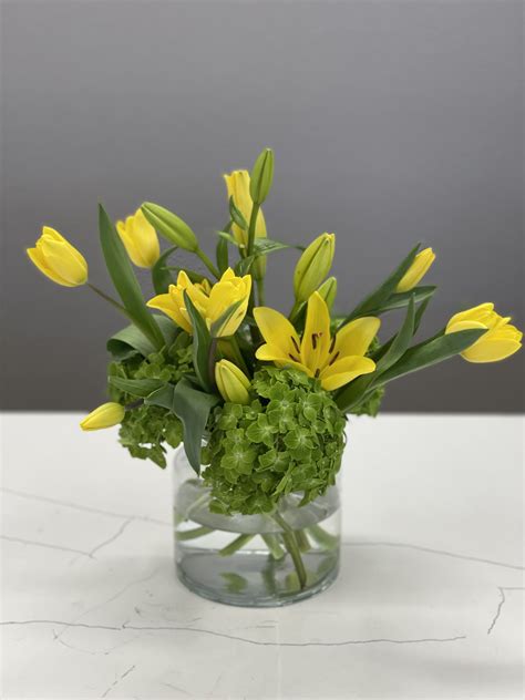 Yellow is Happy in San Diego, CA | Royal Flowers and Events