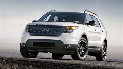 White Ford Explorer, Ford Explorer HD wallpaper | Wallpaper Flare