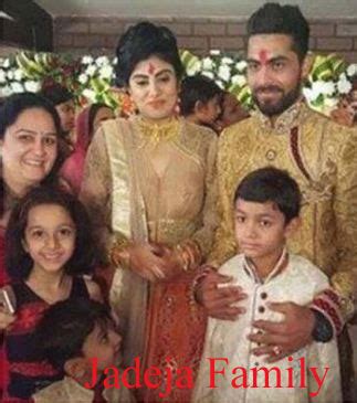 Ravindra Jadeja Daughter Age - The couple has a daughter nidhyana born ...