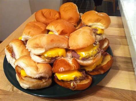 Easy Mini Slider Cheeseburgers - Vintage Cooking