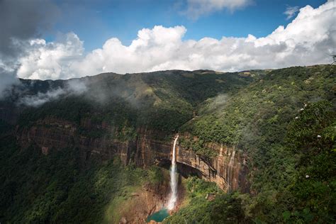 Worldisbeautiful.net | Nohkalikai Falls (India)