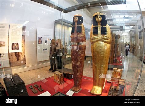 Egyptian artifacts museum hi-res stock photography and images - Alamy