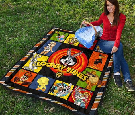 Looney Tunes quilt blanket Bugs bunny tweety fan birthday | Etsy