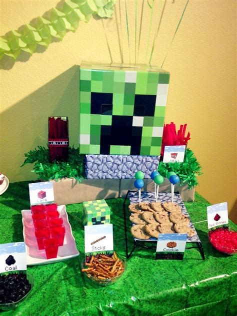 Minecraft Table Decorations Minecraft Birthday Party, Party Buffet ...