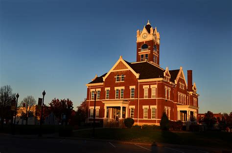 Perry County Courthouse - Cape Girardeau History and Photos