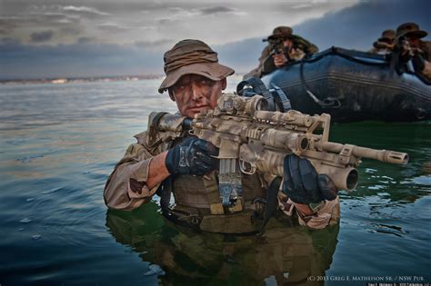 Navy SEALS Photos Showcase Rarely-Seen Daily Life Of Sailors | HuffPost