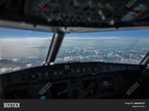 Commercial Airliner Image & Photo (Free Trial) | Bigstock