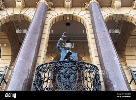 Cape Town South Africa: Nelson Mandela statue at the Cape Town City Hall Stock Photo - Alamy