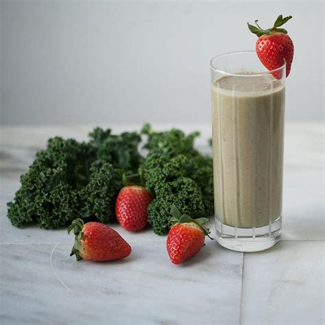 Peanut Butter-Strawberry-Kale Smoothie Recipe - EatingWell