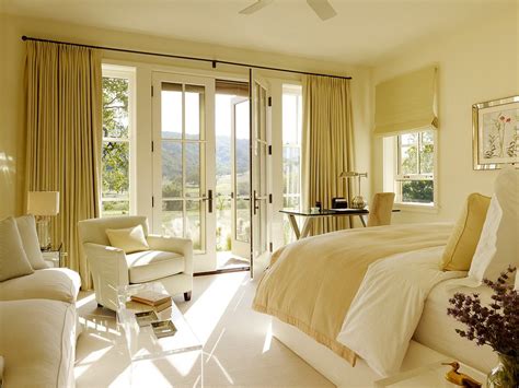 10 Beautiful Master Bedrooms with Yellow Walls