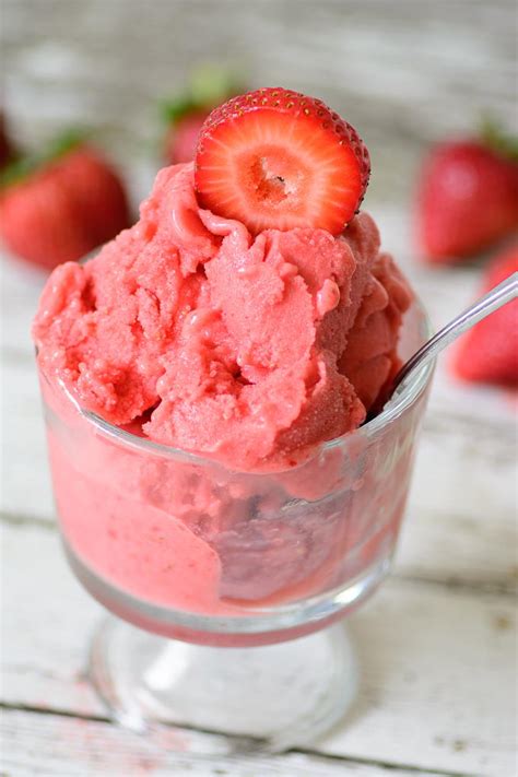 3 Ingredient Strawberry Frozen Yogurt | FaveGlutenFreeRecipes.com