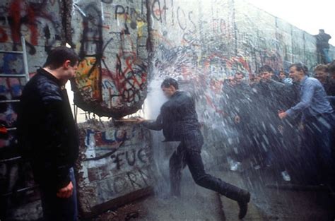 A History Of The Berlin Wall: The Rise And Fall Of The Berlin Wall