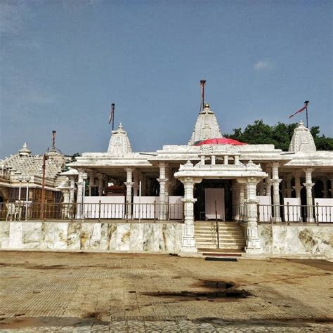 Shri Ghantakarna Mahavir Temple Mahudi Timings, Accommodation, Contact ...