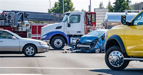 5 Reasons To Engage An Attorney After A Truck Accident In Florida - Miriam Albero