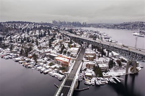 Updates from Seattle’s snowy Monday: Rain coming as warm air moves ...