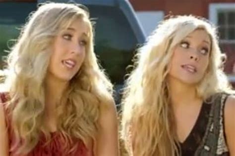 New Duo Maddie and Tae Take Down Bro Country with “Girl In A Country Song” [VIDEO]