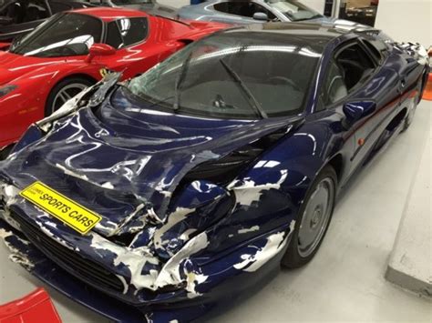 Blue Jaguar XJ220 Destroyed in Crash For Sale - GTspirit