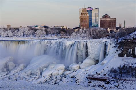 Niagara Falls, One of The Largest Waterfall in The world - Traveldigg.com