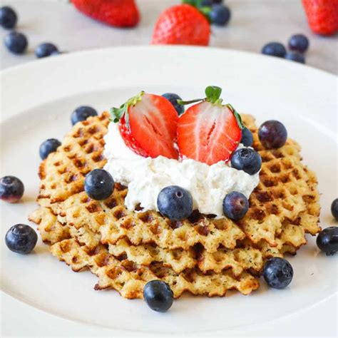 Easy low-carb waffles recipe (Gluten-free and keto) | Here To Cook