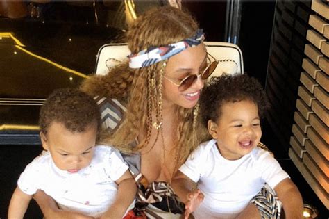 Beyoncé releases new photo of twins Rumi and Sir Carter