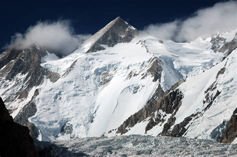 Alpinists nearly die attempting first 8,000m winter climb of Gasherbrum ...