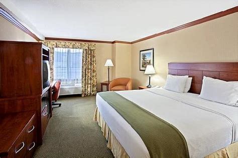 HOLIDAY INN EXPRESS & SUITES PORTLAND-NW DOWNTOWN $152 ($̶1̶6̶2̶) - UPDATED 2018 Prices & Hotel ...