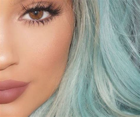 Kylie Jenner's Eyelash Secrets Revealed