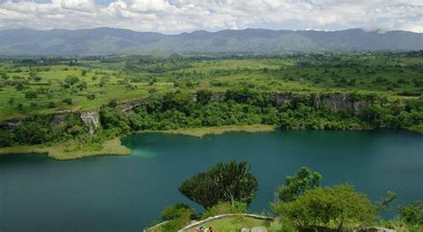 Crater lakes tours in Fort portal | Uganda Safaris Tours | Uganda