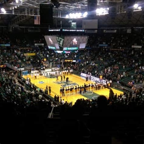 University of Hawaii at Manoa Basketball - 17 Photos - Stadiums ...