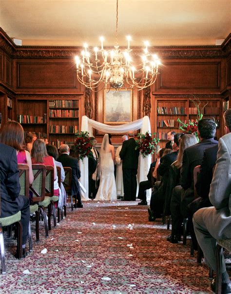 Setting the Scene: The Wedding Venue is Key