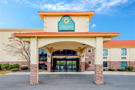 La Quinta Inn by Wyndham West Long Branch | West Long Branch, NJ Hotels