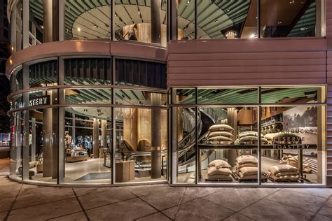 Starbucks Reserve Roastery : Chicago — John Nelson Design