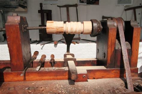 9 Homemade Wood Lathes Plans You Can DIY Easily