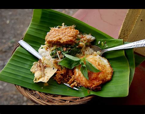 traditional food: NASI PECEL