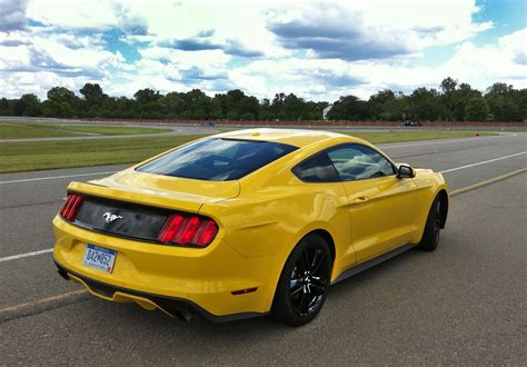 2015 Ford Mustang – EcoBoost rear 3-4 | TheDetroitBureau.com