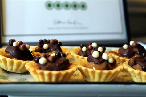 Serena's Medium Rare: Chocolate Caramel Bites - Speedy Sweet Canapes