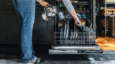 5 Things You Should Never Wash in Your Dishwasher