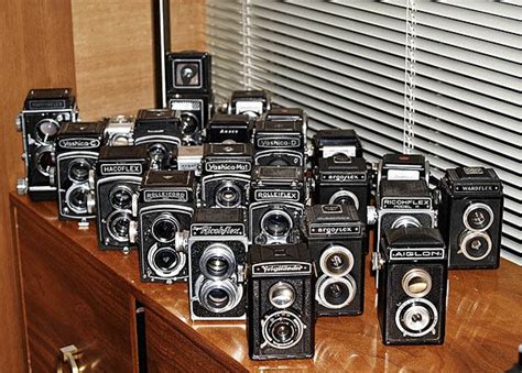 Man Auctioning His Colossal Collection of 1,000+ Vintage Cameras on Ebay - HardwareZone.com.sg