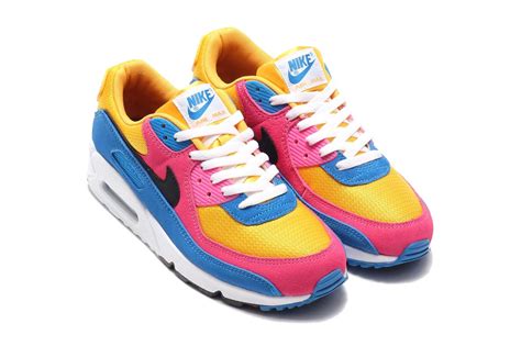 Nike presenta le Air Max 90 Multicolor