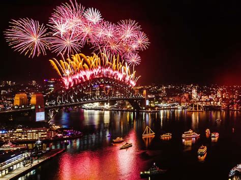 Sydney New Year's Eve Dinner & Fireworks Cruise at Sydney Harbour (Dec ...